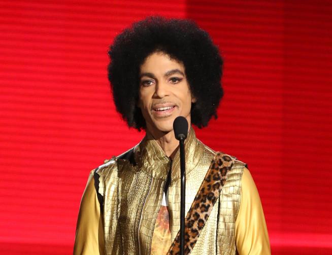 New Prince EP May Drop Friday, If Suit Doesn't Stop It