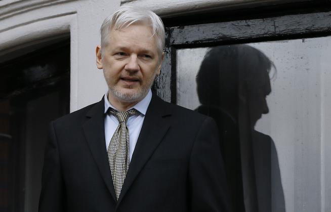 Old Chat With Manning May Be New Trouble for Assange
