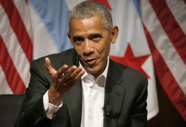 Obama Returns to Public Spotlight With a Quip