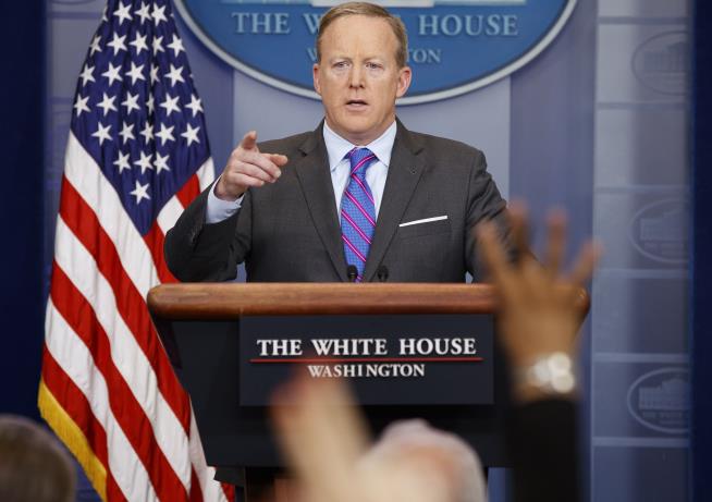 Spicer: Yes, Obama Made Clear He Wasn't 'a Fan' of Flynn