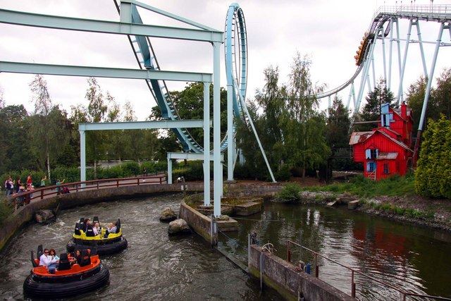 Girl, 11, Dies on Theme Park Water Ride