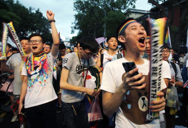 Milestone in Asia: Taiwan Recognizes Gay Marriage