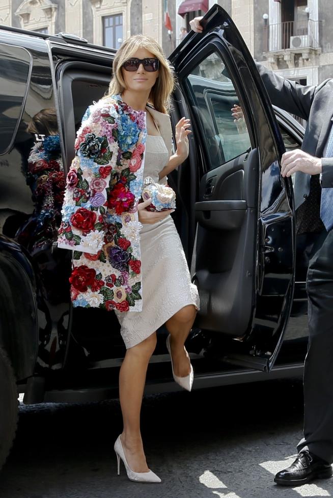 World Gets Its Best Look Yet at Melania Trump