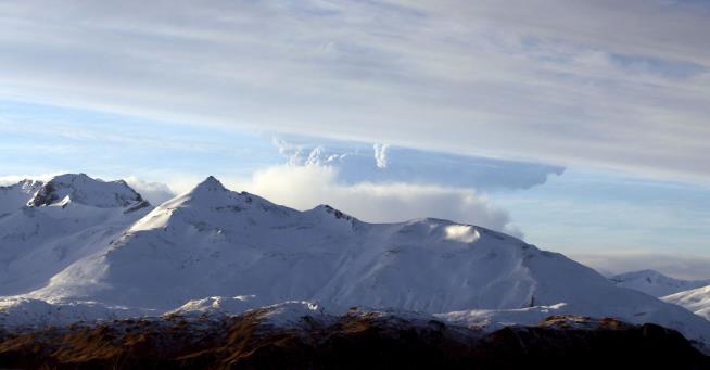 Alaska Volcano Sparks Red Alert
