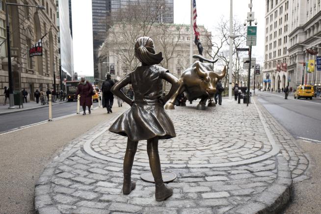 'Fearless Girl' Gets a Troll of Its Own