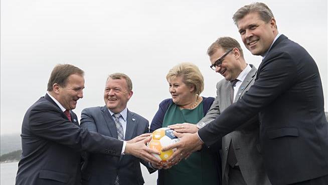 Nordic PMs Stage Own Version of Trump's Orb Photo