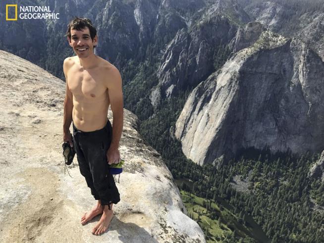 Climber Makes History Scaling Yosemite Peak Without Ropes