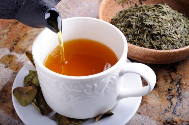Herbal Tea Linked to Man's Psychosis