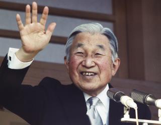 Japan Passes Law to Let Emperor Quit