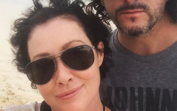 Shannen Doherty Shows Off New Hair After Cancer Remission