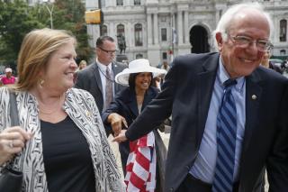Bernie, Jane Sanders Hire Lawyers in FBI Investigation