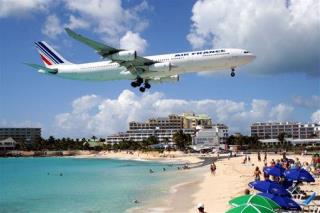 Jet Blast Kills Tourist on St. Maarten Beach