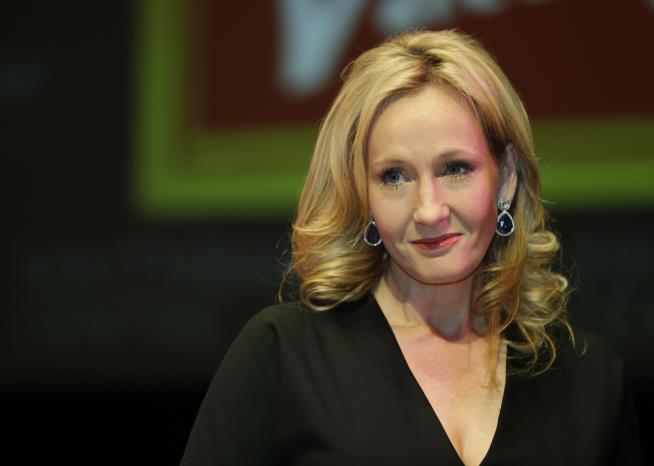 Rowling Apologizes for Trump Tweets, Though Not to Trump Himself