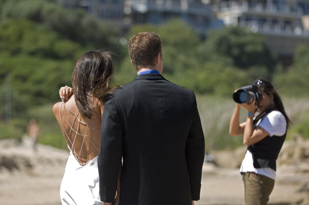 couple-ordered-to-pay-wedding-photographer-1m