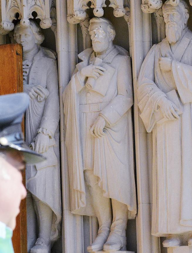 Duke Removes Defaced Robert E. Lee Statue