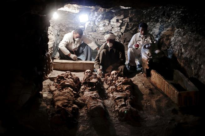 Tomb of Ancient Goldsmith Found in Egypt