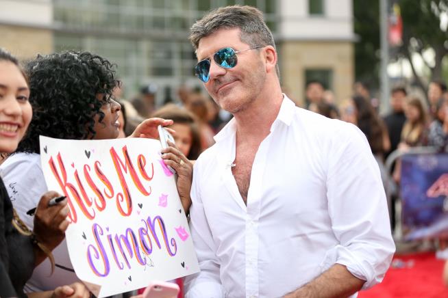 Simon Cowell Falls Down Stairs, Ends Up in Hospital