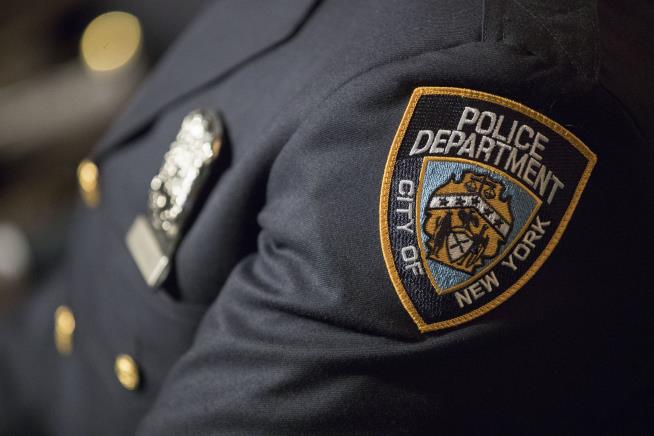2 New York Detectives Charged With Raping Teen