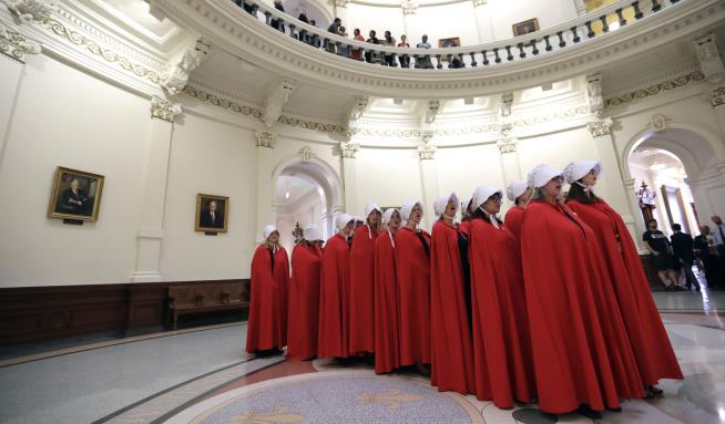 Judge Overturns Texas Abortion-Procedure Ban