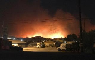 Thousands Flee Southern Calif. Wildfire