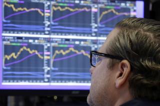 Bank Stocks Offer Slight Boost to Indexes
