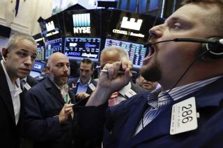 Stocks Slip on Last Trading Day of 2017