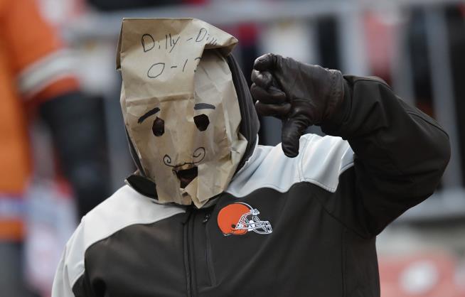 Man Blames Cleveland Browns in Obituary