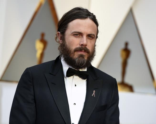 Casey Affleck Pulls Out of Oscars