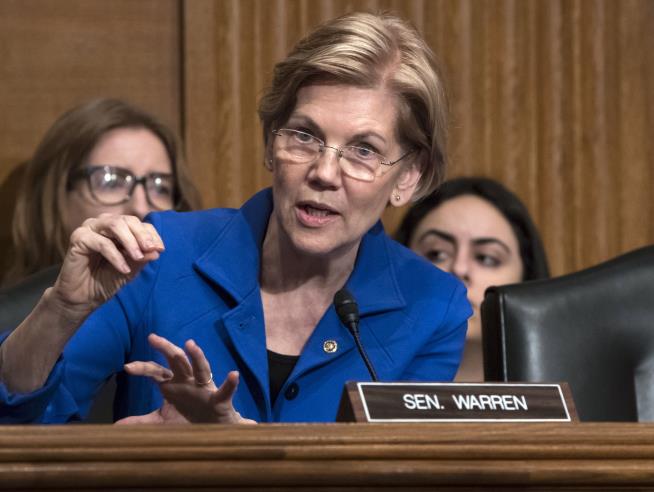 Elizabeth Warren Fighting 'Pocahontas' Label