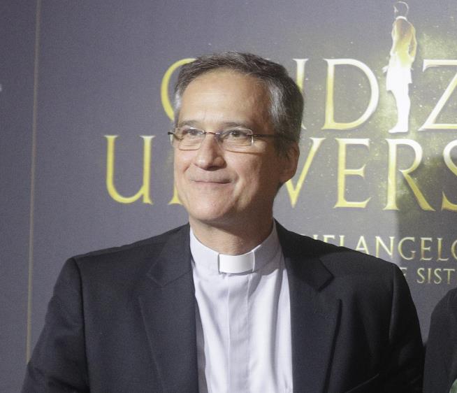 'Lettergate' Takes Down Vatican Media Chief