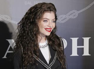 Lorde Apologizes for 'Poorly Chosen' Whitney Quote