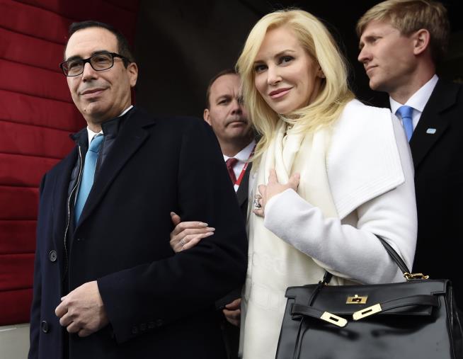 Louise Linton Tries to Find Her Footing in 'Mean Girls' DC