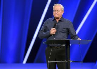 Megachurch Pastor Accused of Misconduct Steps Down