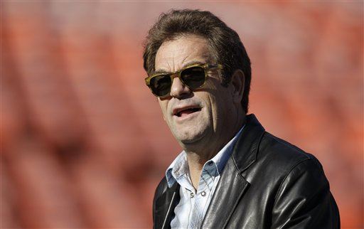 Huey Lewis Is Mostly Deaf, Cancels Shows