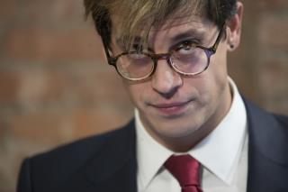 Hecklers Force Milo Yiannopoulos Out of NYC Bar