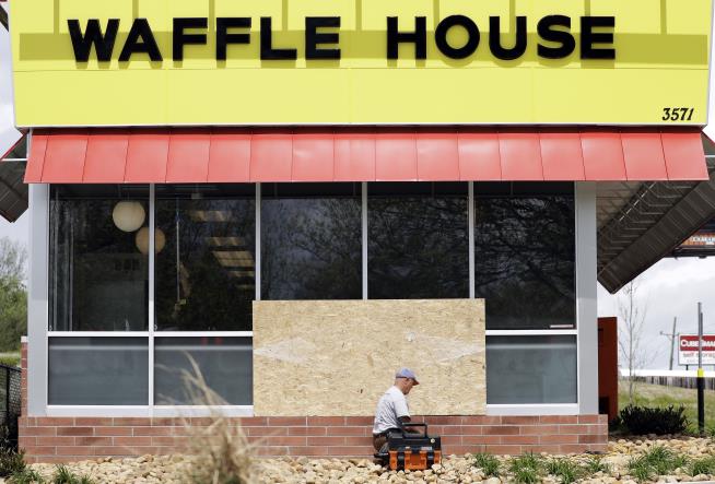 Black Woman's Waffle House Arrest Sparks Complaint