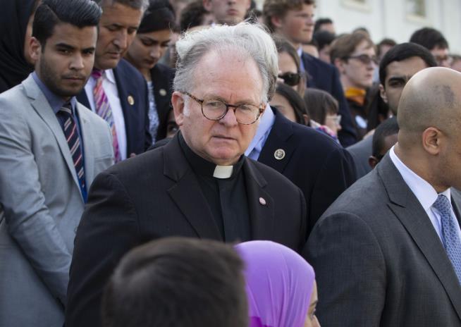 After Outcry, House Chaplain Rescinds His Resignation