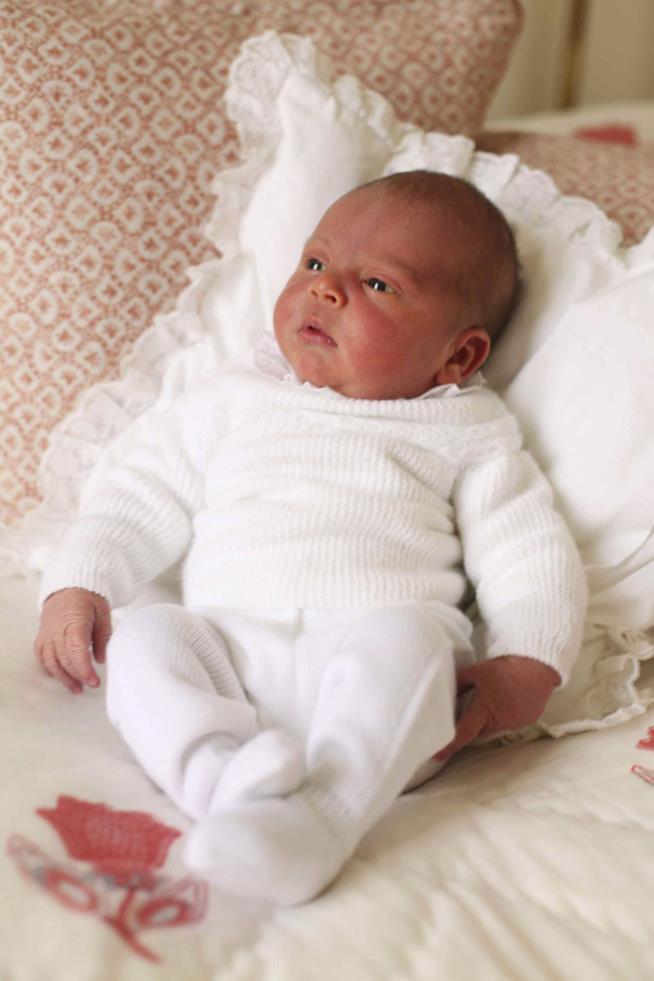 William, Kate Share Louis' First Photos