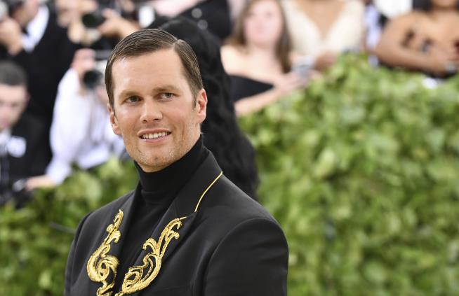 Why You Shouldn't Hate on Tom Brady's Met Gala Get-Up