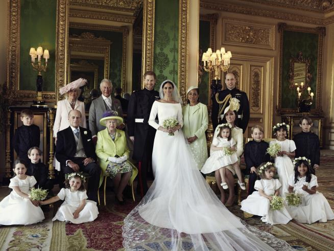 Palace Shares Official Royal Wedding Photos