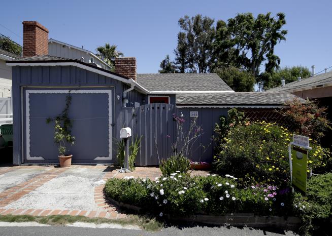 Laguna Beach: $1M Gets House the Size of a Garage