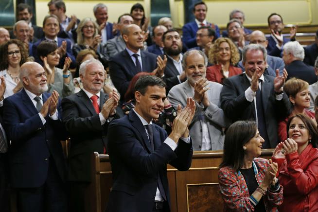 No-Confidence Vote Gives Spain a New Leader