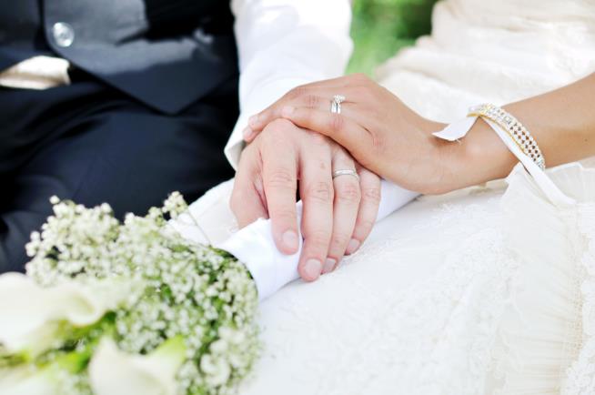 Longtime Friends Marry After Vow to Wed If Still Single at 50