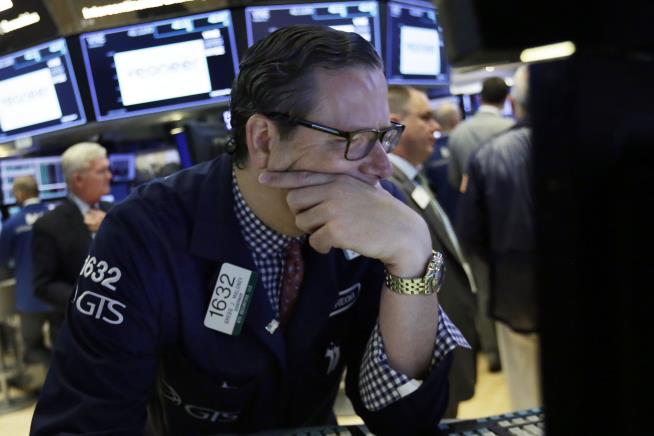 Stocks Close Lower Ahead of Holiday