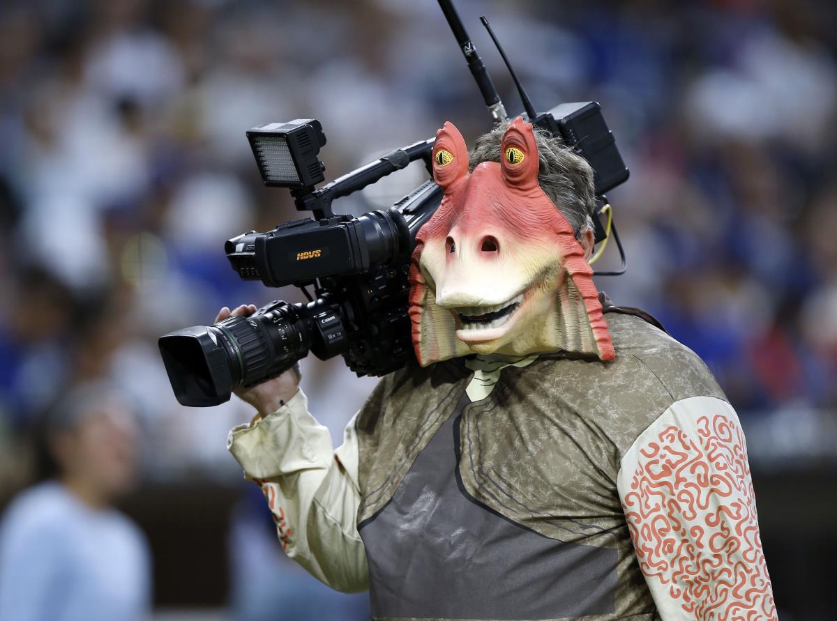 Jar Jar Binks Actor Considered Suicide After 'Phantom Menace' Backlash –  IndieWire