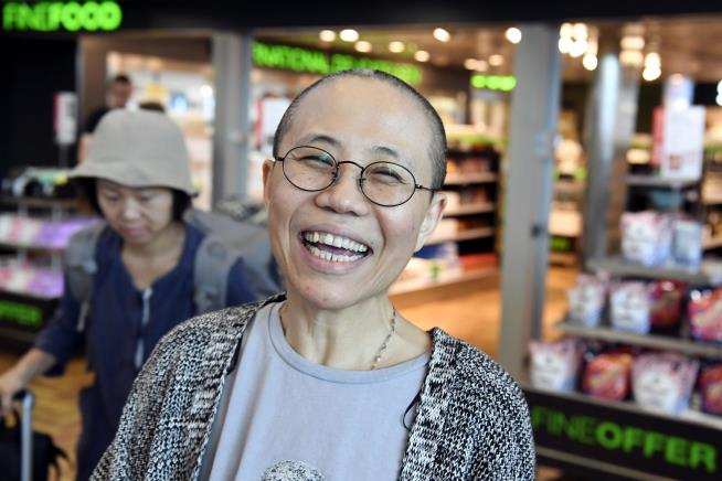 Nobel Winner's Widow Finally Allowed to Leave China