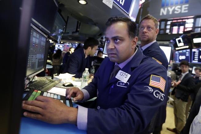 Stocks Close Lower After Renewed Tariff Threats