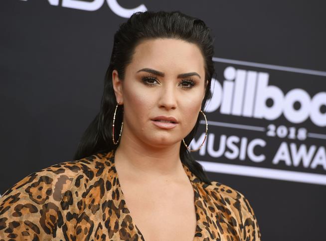 Demi Lovato Overdoses on Heroin: TMZ