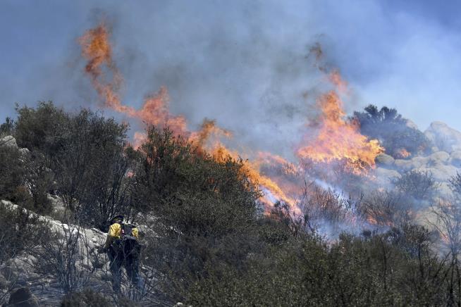 2 Dead in Wildfire, and Now: 'Firenadoes'