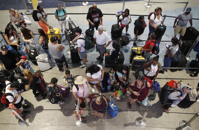 TSA Might Eliminate Screening at 150 Small Airports